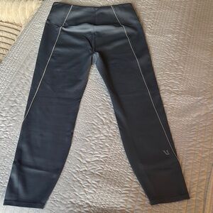 Vuori Black Leggings with Contrast Stitching